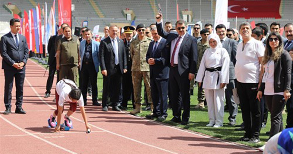 19 Mayıs Atatürk’ü Anma, Genlik ve Spor Bayramı coşkuyla kutlandı