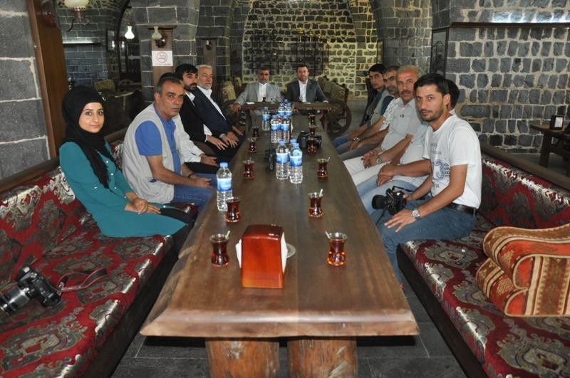 Hüda-Par Genel Başkanı Yavuz Siverekli gazetecilerle kahvalatıda buluştu