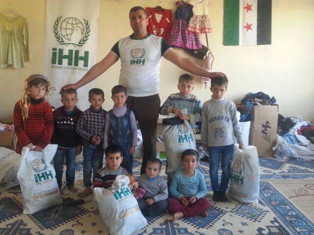 İHH'nın desteğiyle Siverek'te yaşayan muhacir Suriyelilere giysi yardımı başladı
