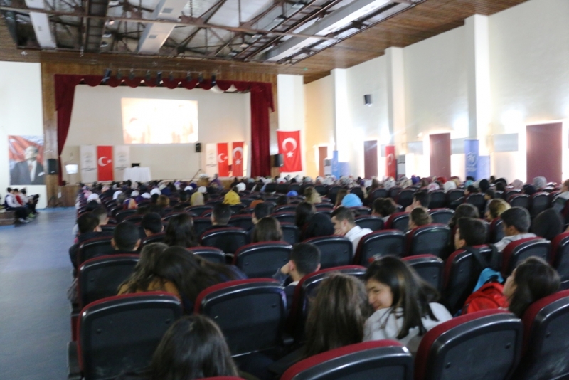Siverek Belediyesince Geçmişten Geleceğe İstiklal Marşı ve Çanakkale Ruhu Konferansı düzenlendi